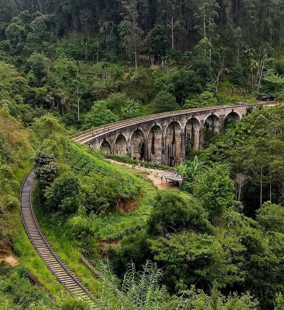 Ella Gap & Nine Arches Bridge