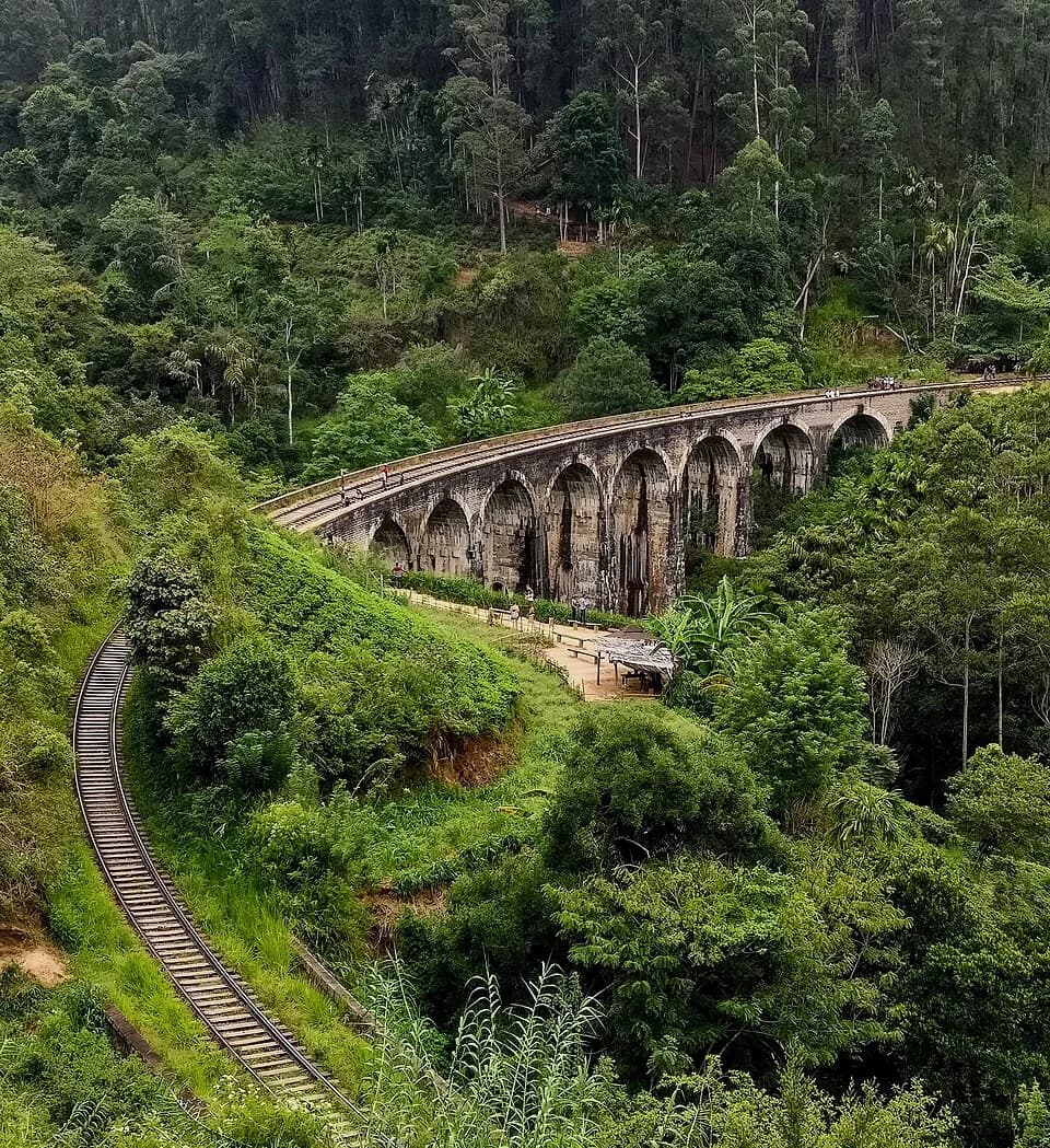Ella Gap & Nine Arches Bridge